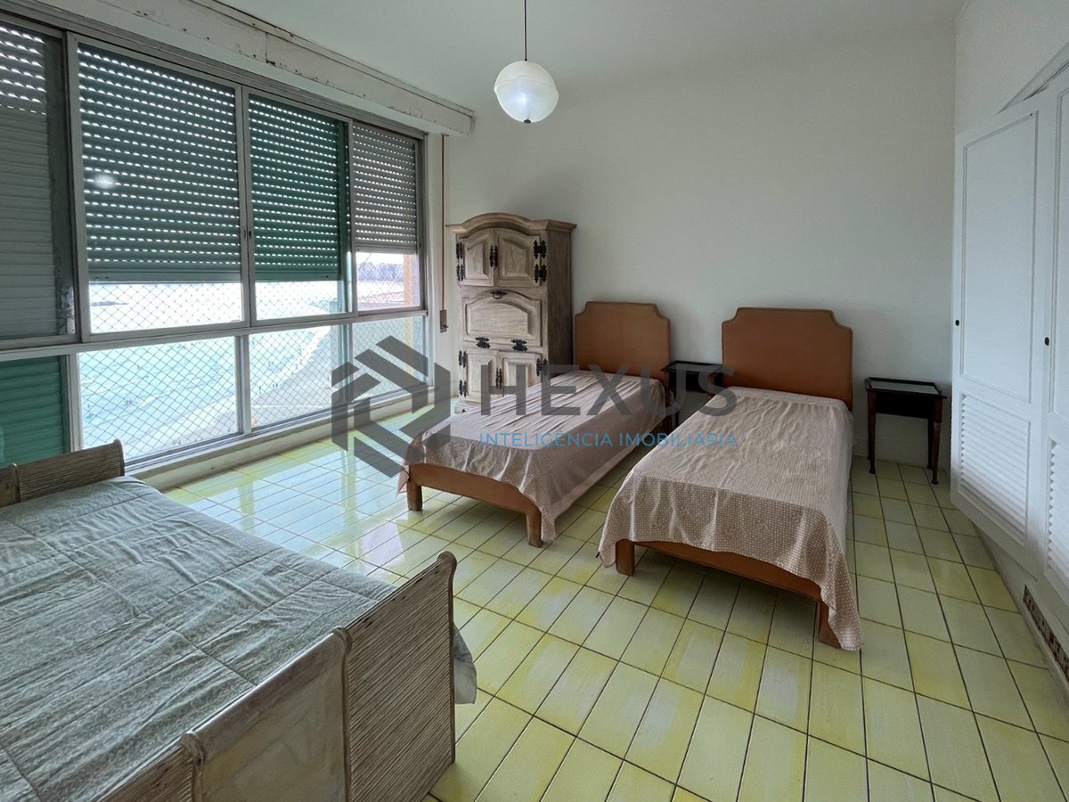 Foto 30 de Apartamento frente mar com varanda vista mar na Praia das Pitangueiras, Guaruja