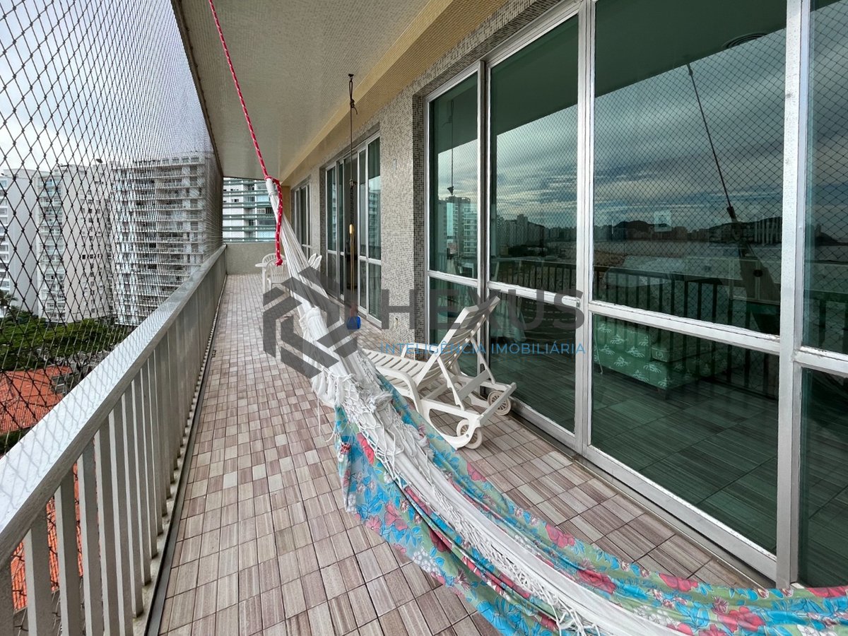 Foto 10 de Apartamento frente mar com varanda vista mar na Praia das Pitangueiras, Guaruja
