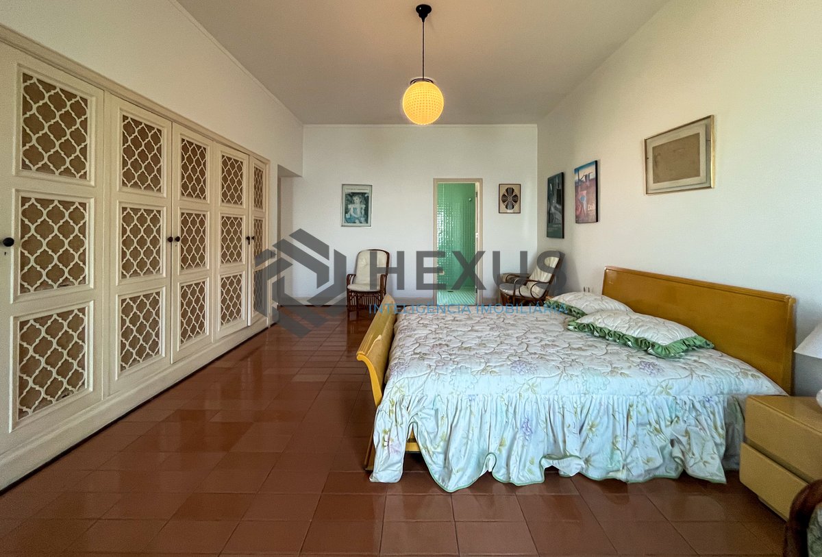 Foto 44 de Apartamento frente mar com varanda na Praia das Pitangueiras, Guaruja
