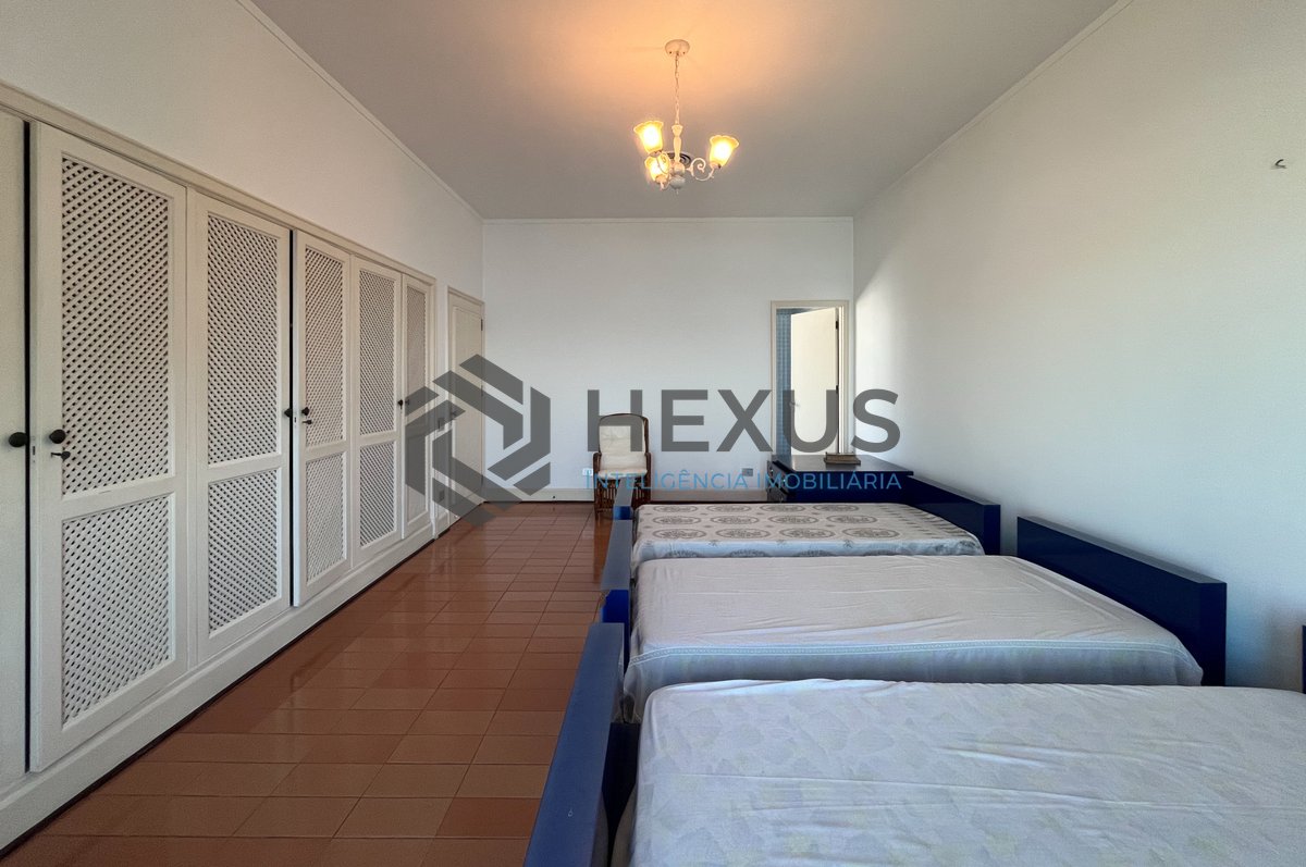 Foto 52 de Apartamento frente mar com varanda na Praia das Pitangueiras, Guaruja