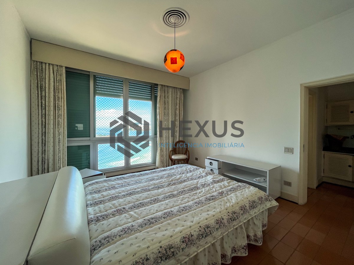 Foto 63 de Apartamento frente mar com varanda na Praia das Pitangueiras, Guaruja
