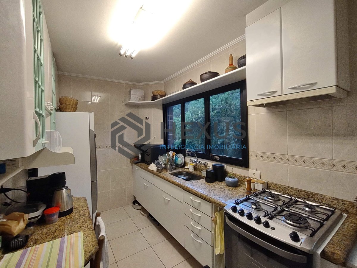 Foto 17 de Apartamento com varanda e lazer na Praia da Enseada, Guaruja