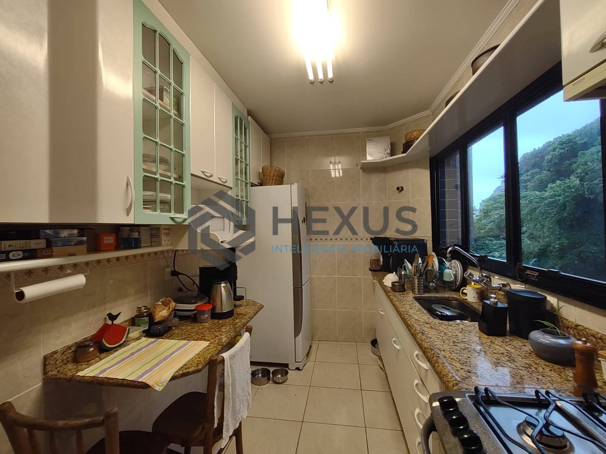 Foto 19 de Apartamento com varanda e lazer na Praia da Enseada, Guaruja