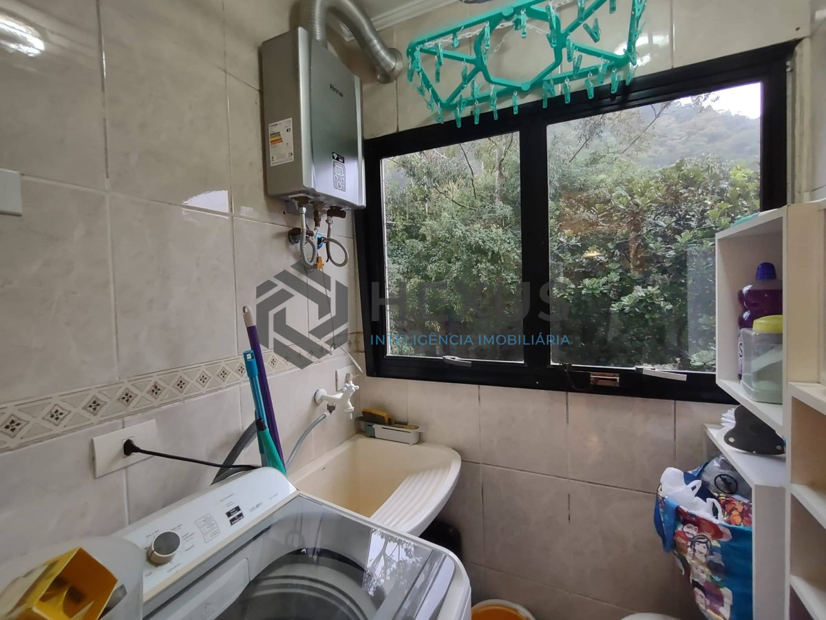Foto 21 de Apartamento com varanda e lazer na Praia da Enseada, Guaruja