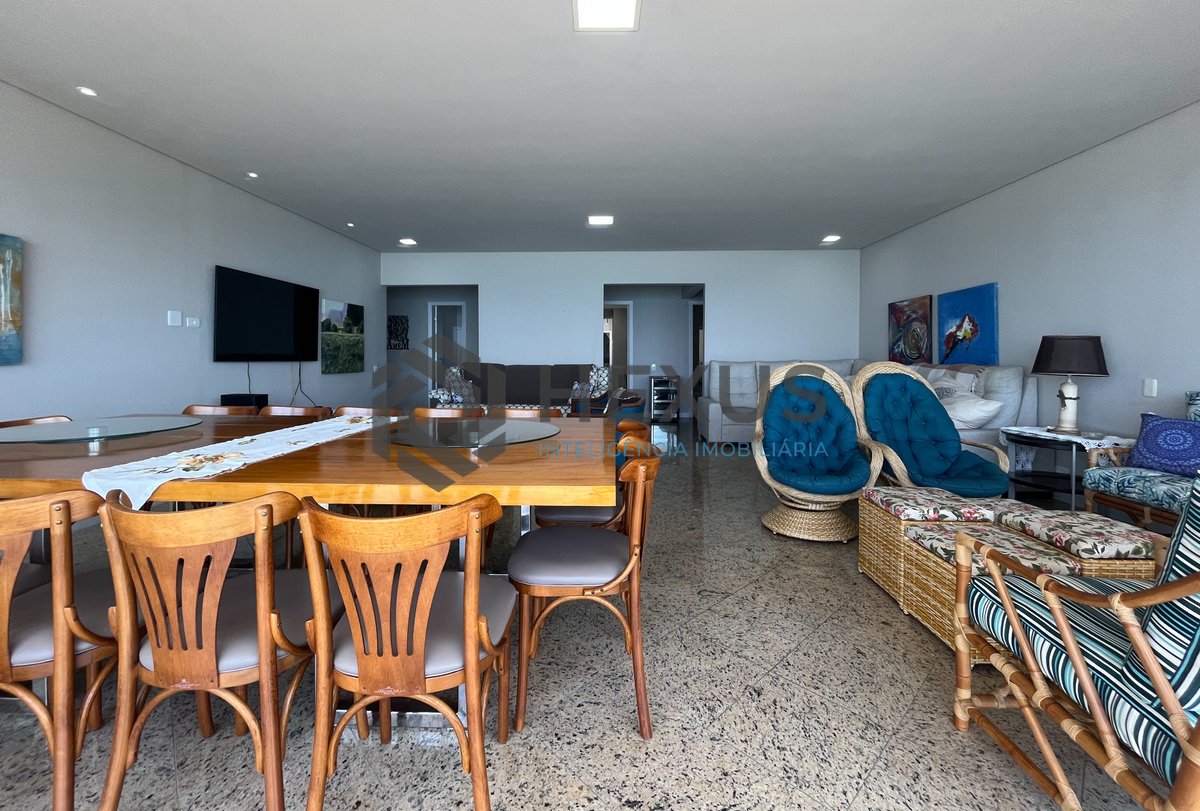 Foto 11 de Apartamento reformado frente mar com varanda na Praia das Pitangueiras, Guaruja