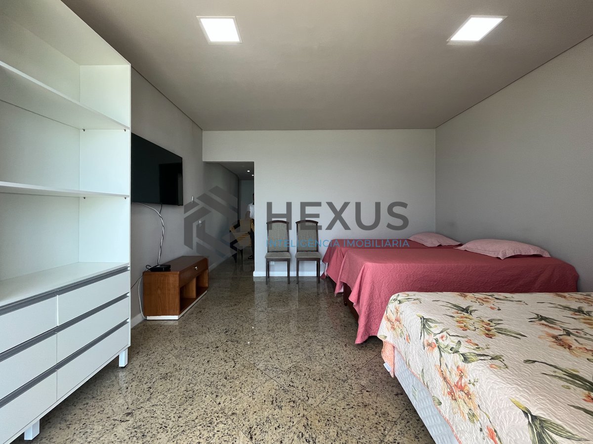 Foto 23 de Apartamento reformado frente mar com varanda na Praia das Pitangueiras, Guaruja