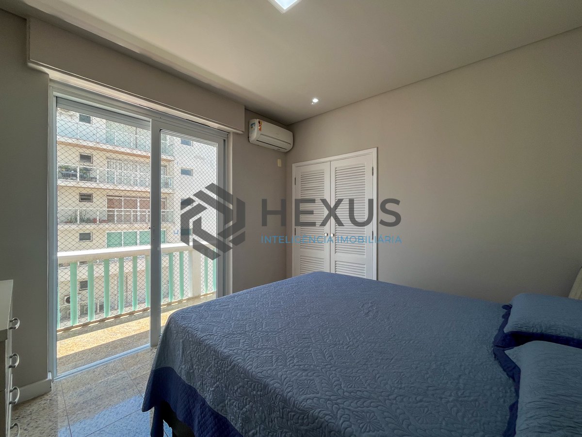 Foto 30 de Apartamento reformado frente mar com varanda na Praia das Pitangueiras, Guaruja