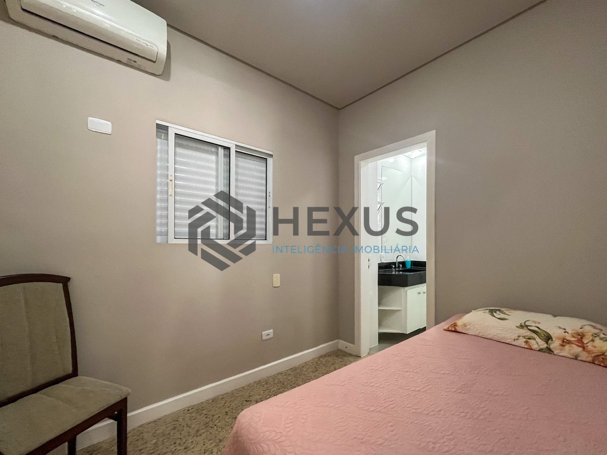 Foto 35 de Apartamento reformado frente mar com varanda na Praia das Pitangueiras, Guaruja