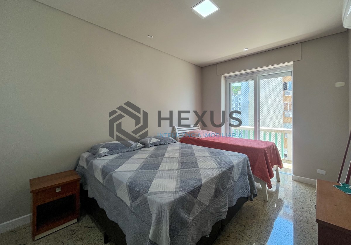 Foto 38 de Apartamento reformado frente mar com varanda na Praia das Pitangueiras, Guaruja