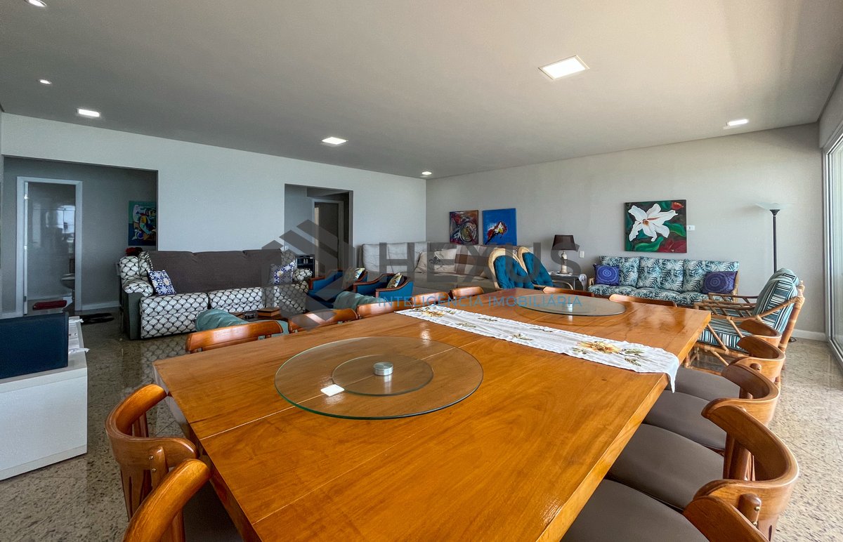 Foto 9 de Apartamento reformado frente mar com varanda na Praia das Pitangueiras, Guaruja