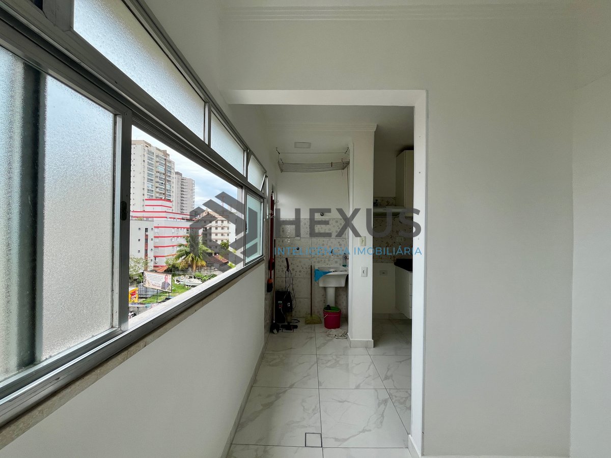 Foto 16 de Apartamento com varanda e vista livre a venda na Praia das Asturias, Guaruja