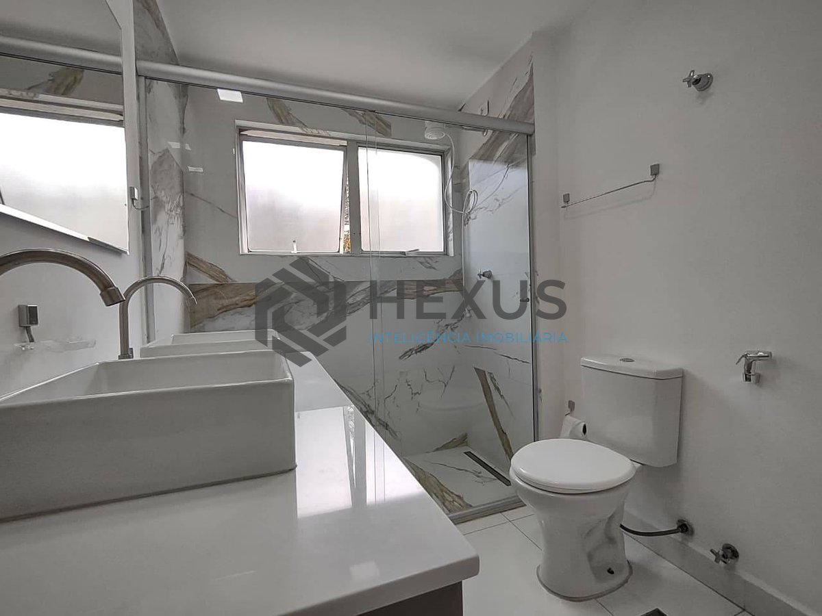 Foto 16 de Apartamento com varanda na Praia da Enseada, Guaruja
