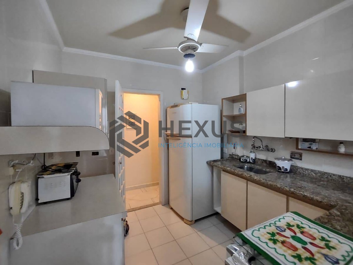 Foto 14 de Apartamento com varanda e lazer na Praia da Enseada, Guaruja