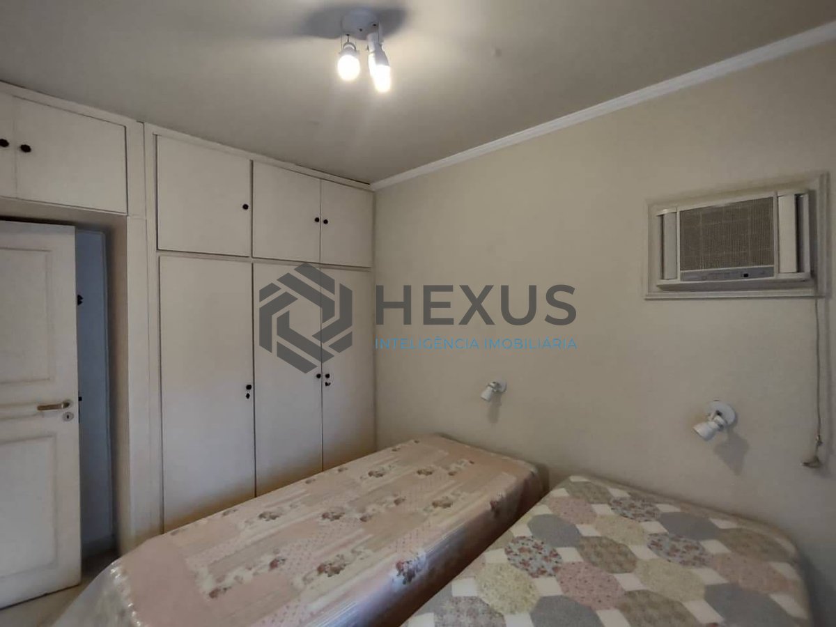 Foto 10 de Apartamento com varanda e lazer na Praia da Enseada, Guaruja