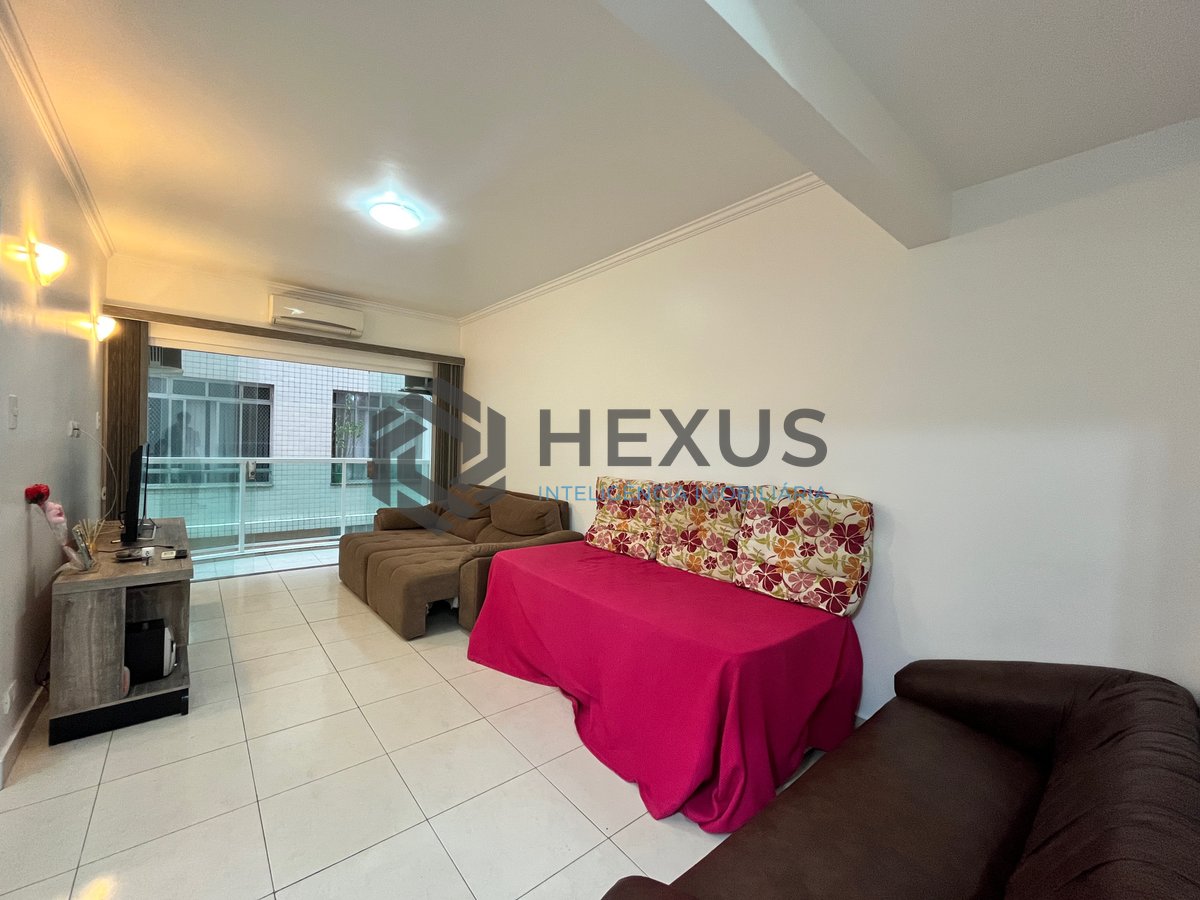 Foto 2 de Apartamento reformado com varanda na Praia da Enseada, Guaruja