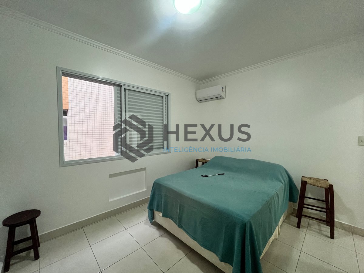 Foto 7 de Apartamento reformado com varanda na Praia da Enseada, Guaruja