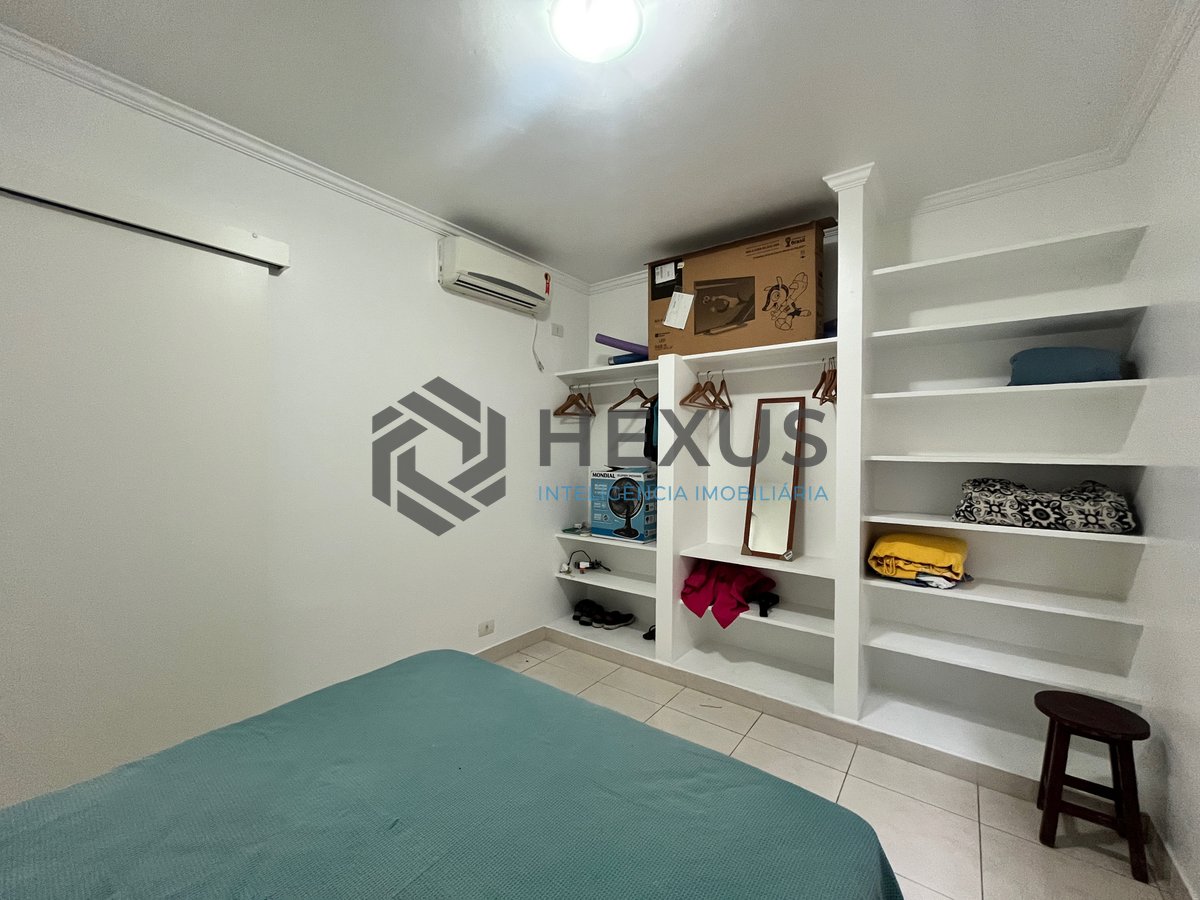 Foto 8 de Apartamento reformado com varanda na Praia da Enseada, Guaruja