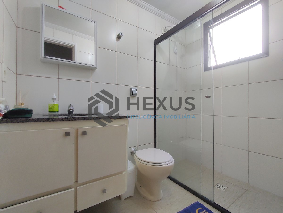 Foto 14 de Apartamento mobiliado com varanda a venda na praia das Asturias, Guaruja
