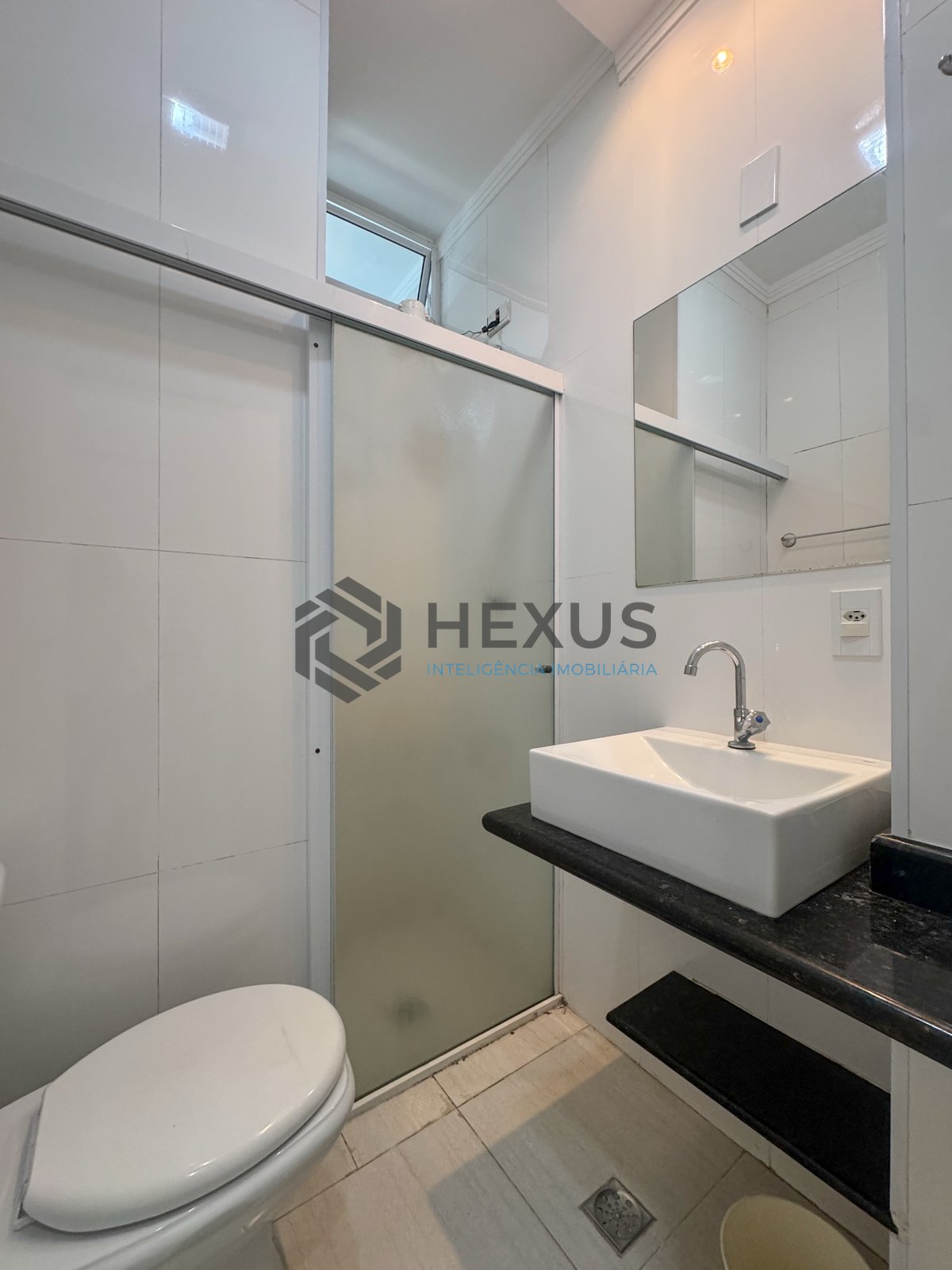 Foto 9 de Apartamento reformado na beira mar da Praia das Pitangueiras, Guaruja
