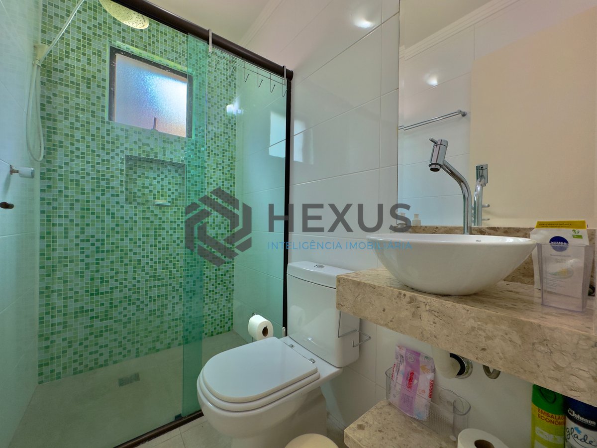 Foto 17 de Apartamento com varanda e lazer na Praia das Pitangueiras, Guaruja