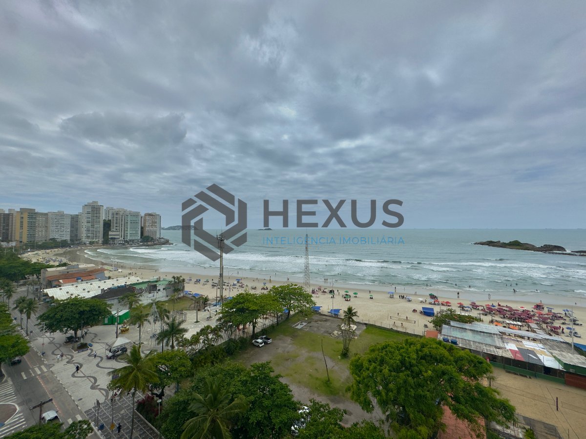 Foto 5 de Apartamento reformado frente mar com varanda e lazer na Praia das Pitangueiras, Guaruja