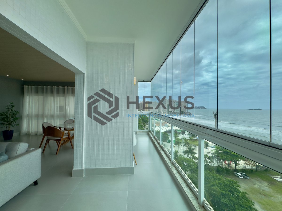Foto 7 de Apartamento reformado frente mar com varanda e lazer na Praia das Pitangueiras, Guaruja