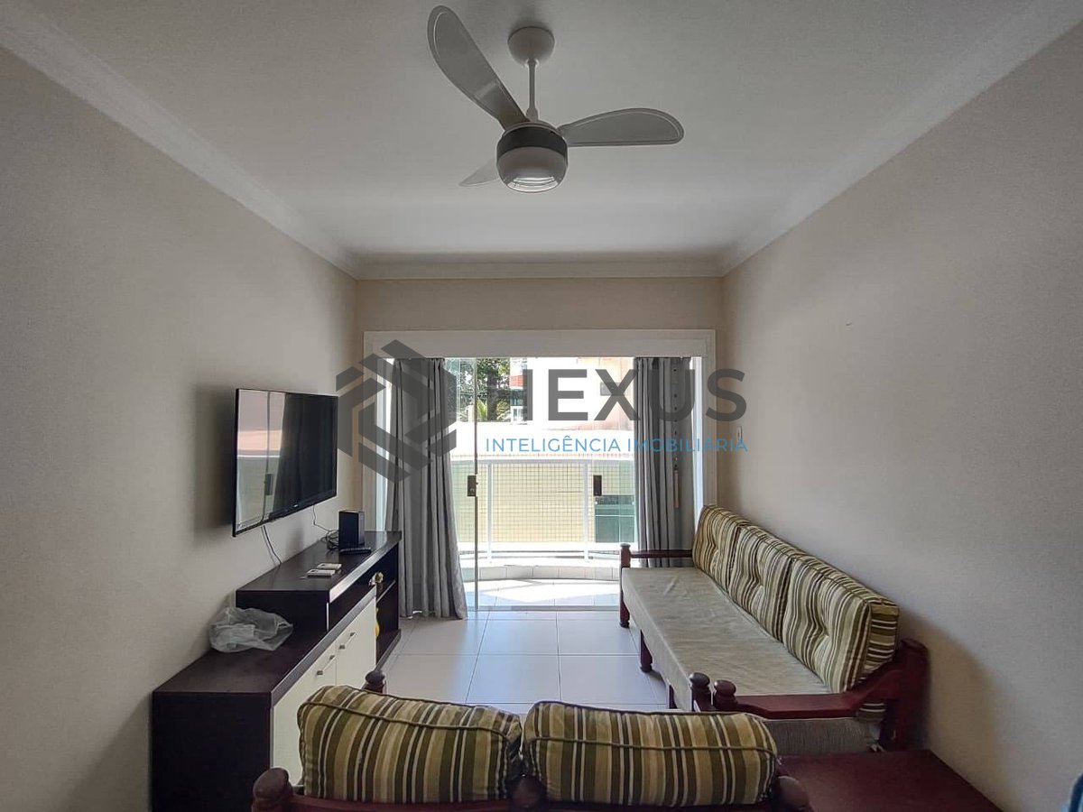 Foto 2 de Apartamento reformado com varanda na Praia da Enseada, Guaruja
