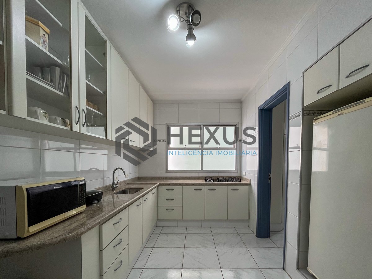 Foto 15 de Apartamento com varanda na região da Vila Alzira na Praia das Asturias, Guaruja