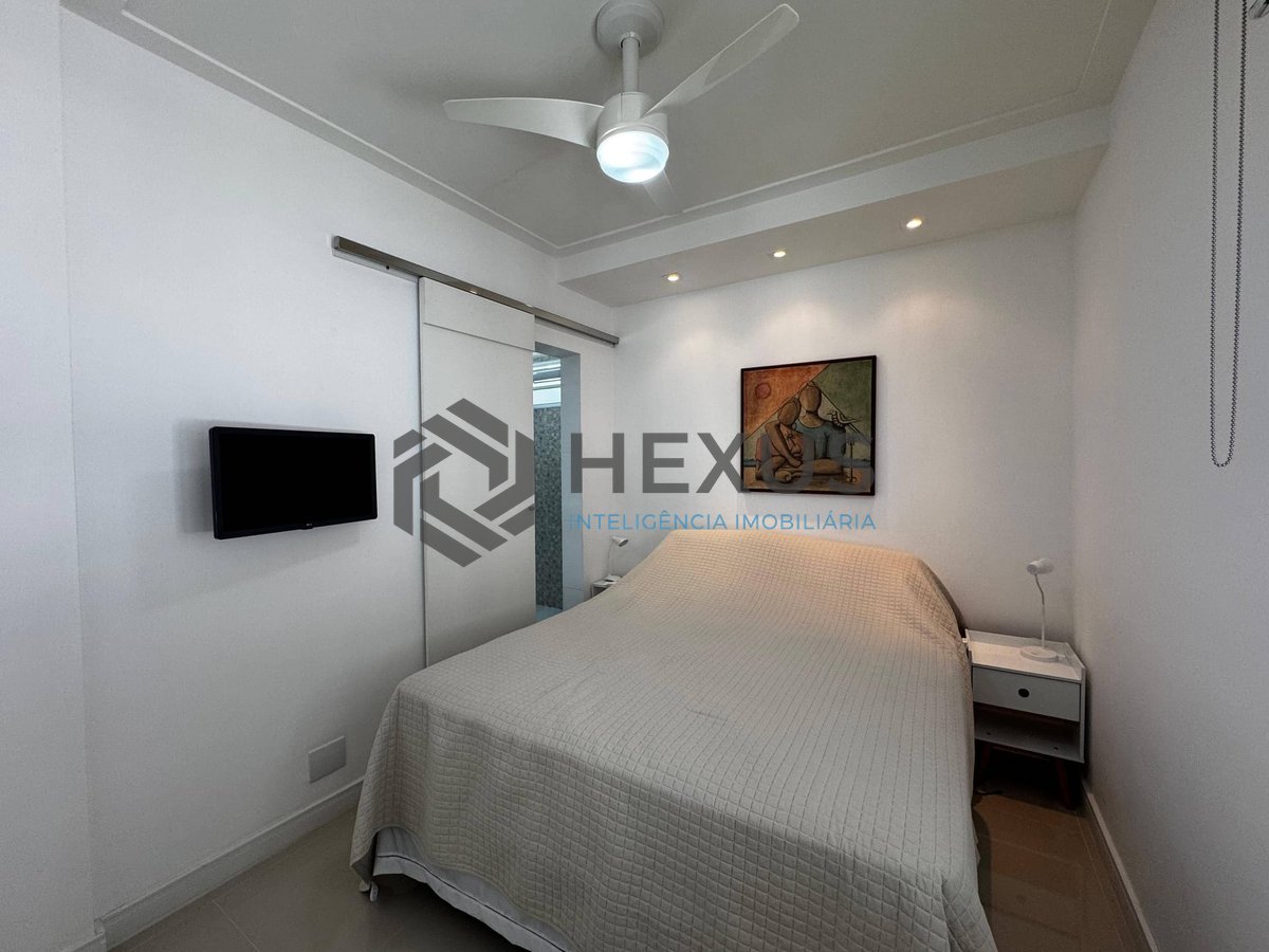 Foto 23 de Apartamento com varanda vista mar na beira mar da Praia das Pitangueiras, Guaruja