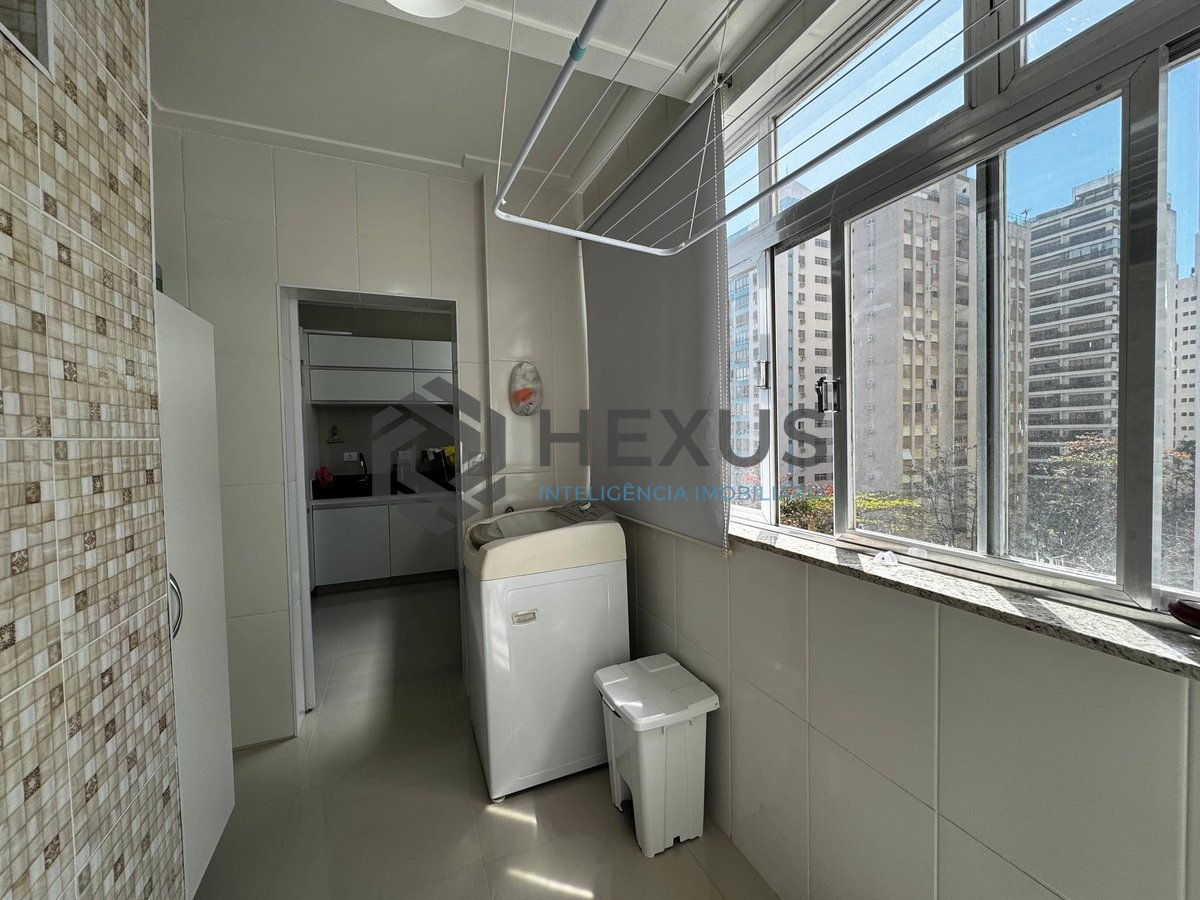 Foto 29 de Apartamento com varanda vista mar na beira mar da Praia das Pitangueiras, Guaruja