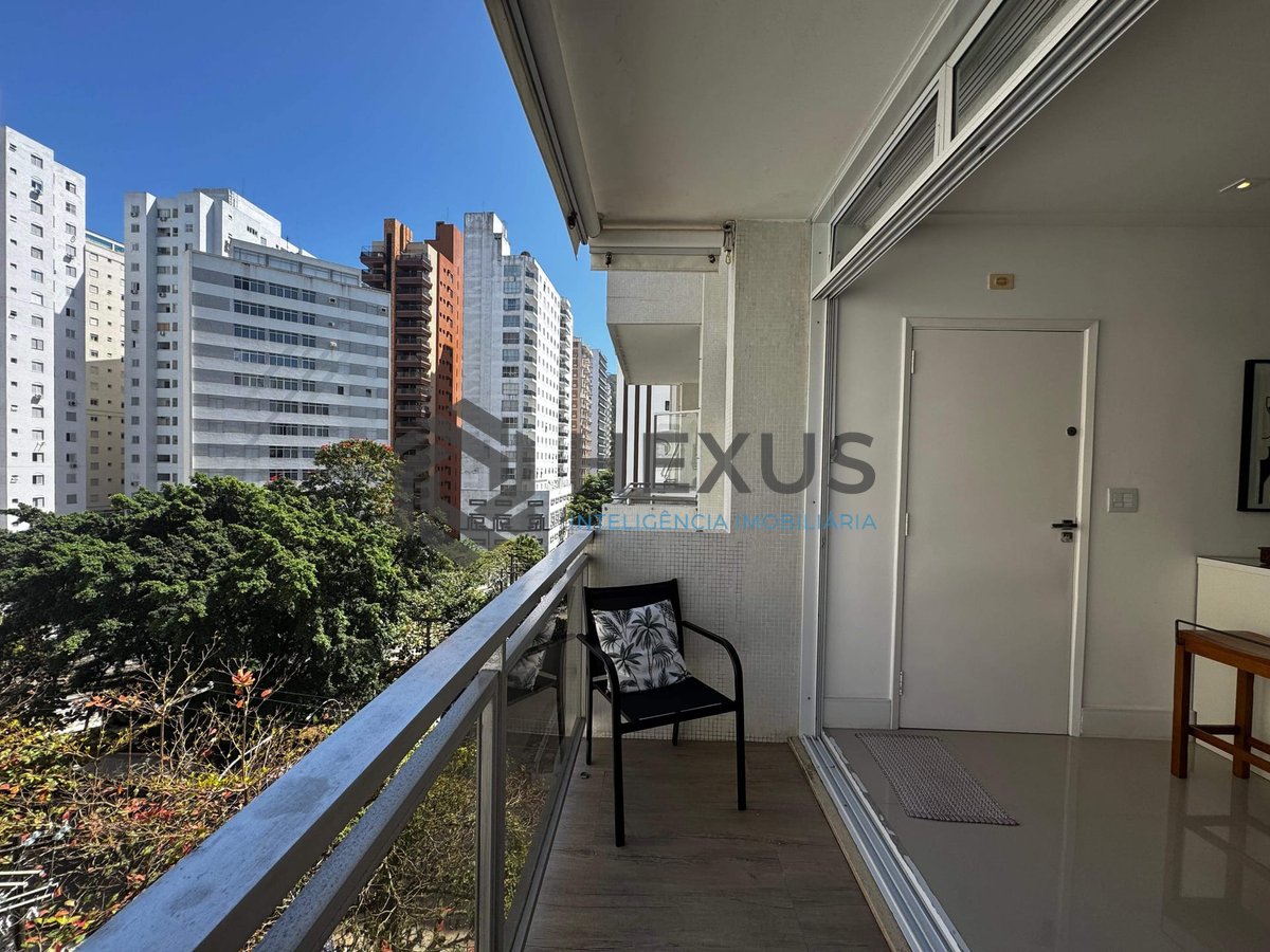Foto 7 de Apartamento com varanda vista mar na beira mar da Praia das Pitangueiras, Guaruja