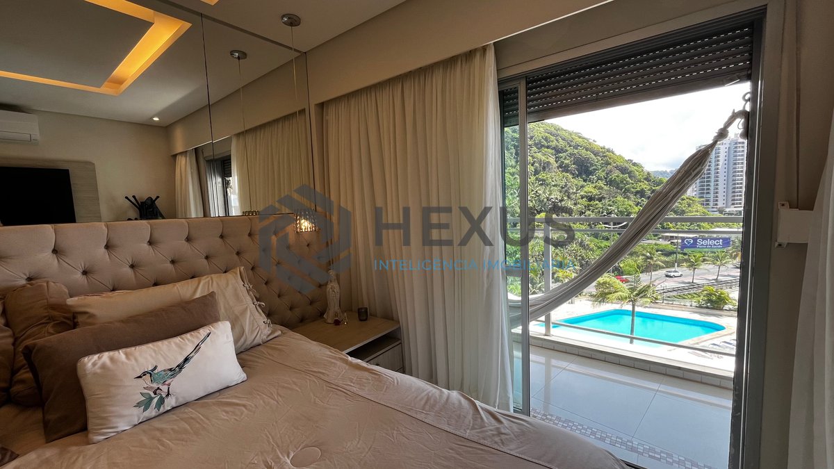 Foto 31 de Apartamento reformado frente mar com varanda e lazer na Praia das Pitangueiras, Guaruja