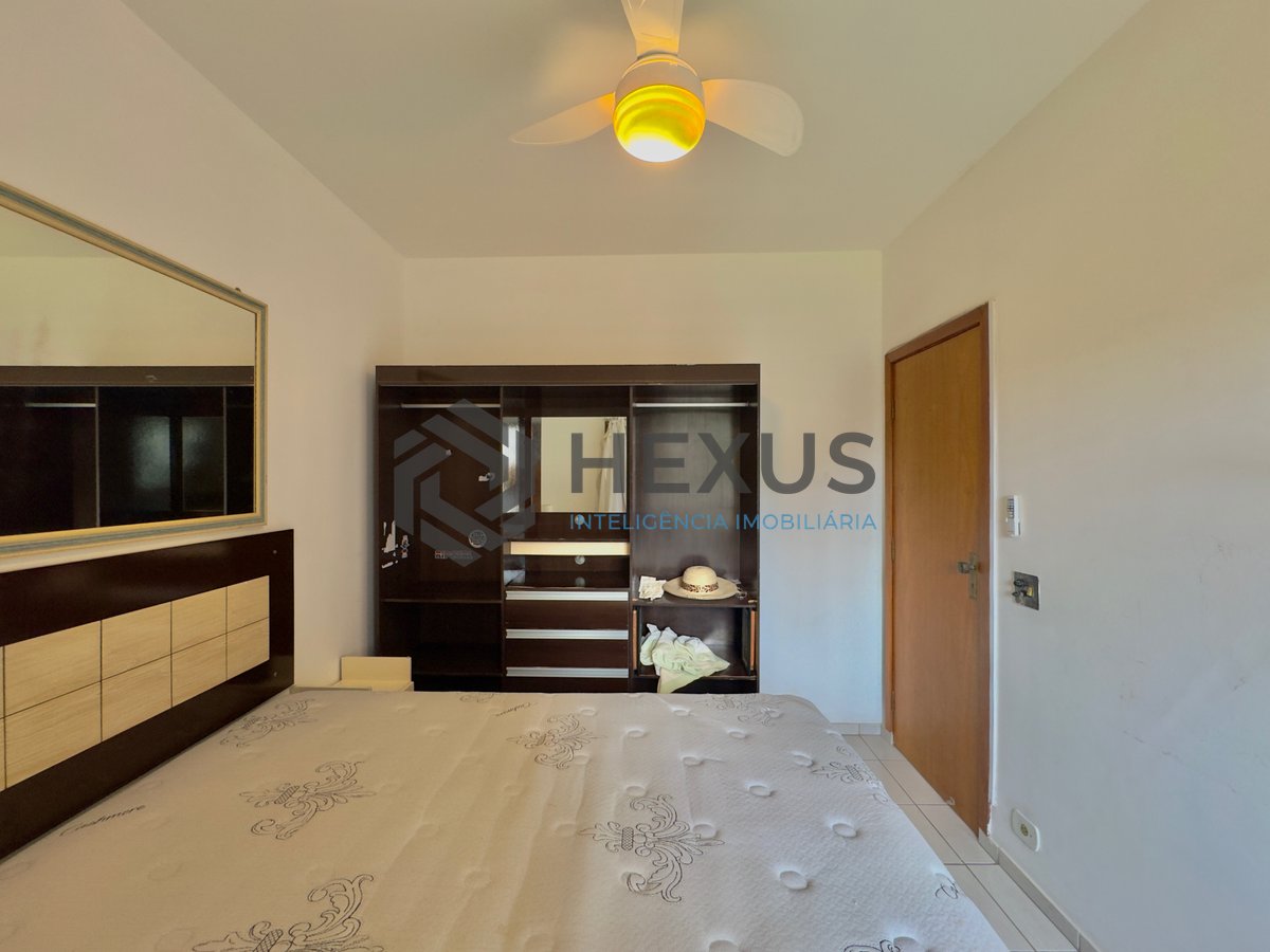 Foto 18 de Apartamento com varanda vista mar e lazer a uma quadra do mar na Praia das Pitangueiras, Guaruja