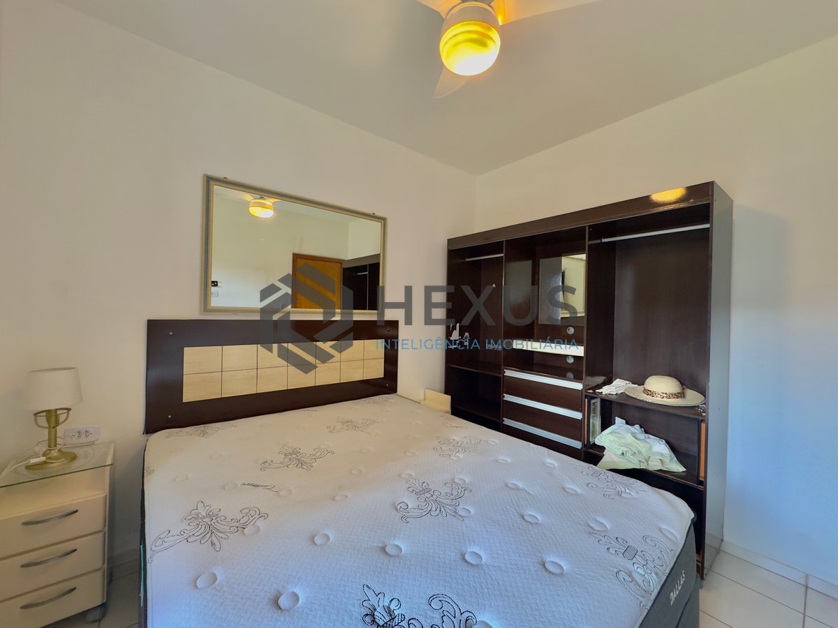 Foto 19 de Apartamento com varanda vista mar e lazer a uma quadra do mar na Praia das Pitangueiras, Guaruja