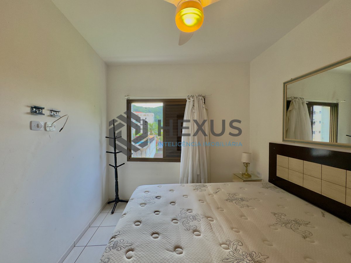 Foto 21 de Apartamento com varanda vista mar e lazer a uma quadra do mar na Praia das Pitangueiras, Guaruja