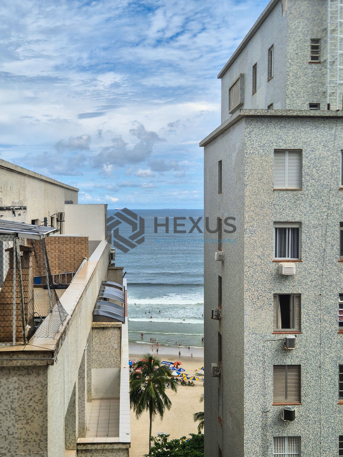 Foto 4 de Apartamento com varanda gourmet vista mar e lazer na beira mar da Praia das Pitangueiras, Guaruja