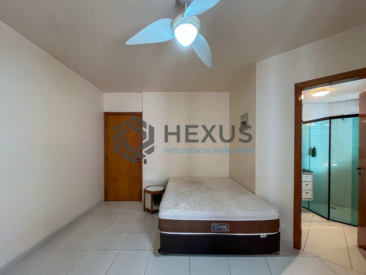 Foto 11 de Apartamento com varanda a duas quadras da Praia das Pitangueiras, Guaruja