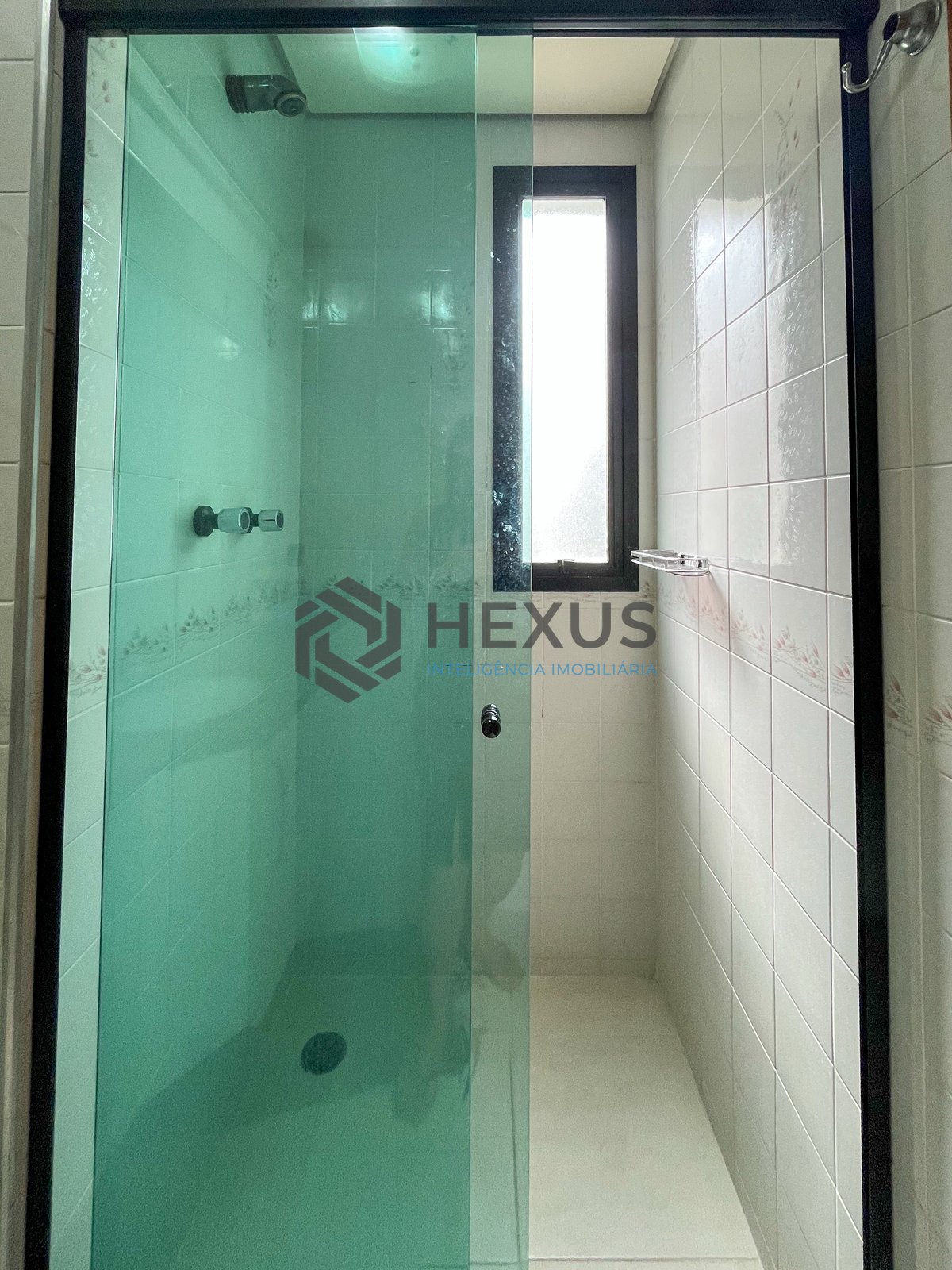 Foto 16 de Apartamento com varanda a duas quadras da Praia das Pitangueiras, Guaruja