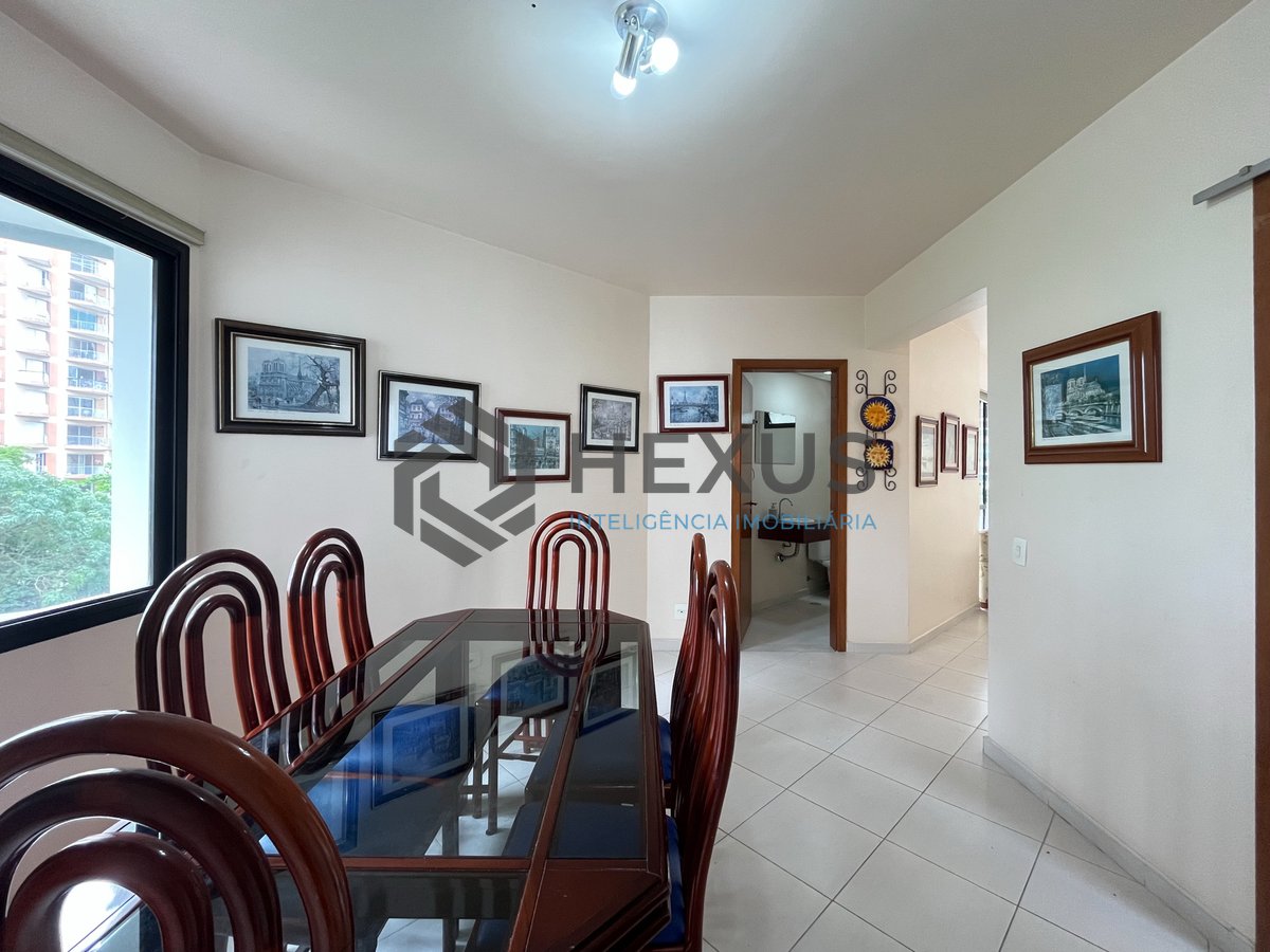 Foto 8 de Apartamento com varanda a duas quadras da Praia das Pitangueiras, Guaruja