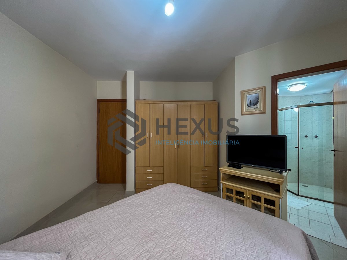 Foto 11 de Apartamento com varanda a duas quadras da Praia das Pitangueiras, Guaruja