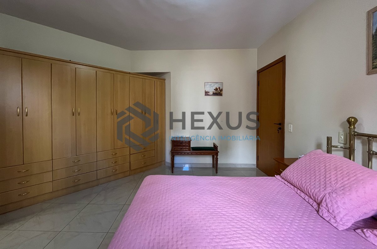 Foto 20 de Apartamento com varanda a duas quadras da Praia das Pitangueiras, Guaruja