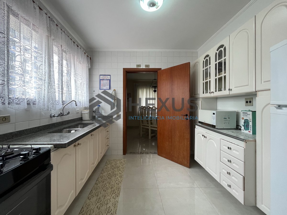 Foto 24 de Apartamento com varanda a duas quadras da Praia das Pitangueiras, Guaruja