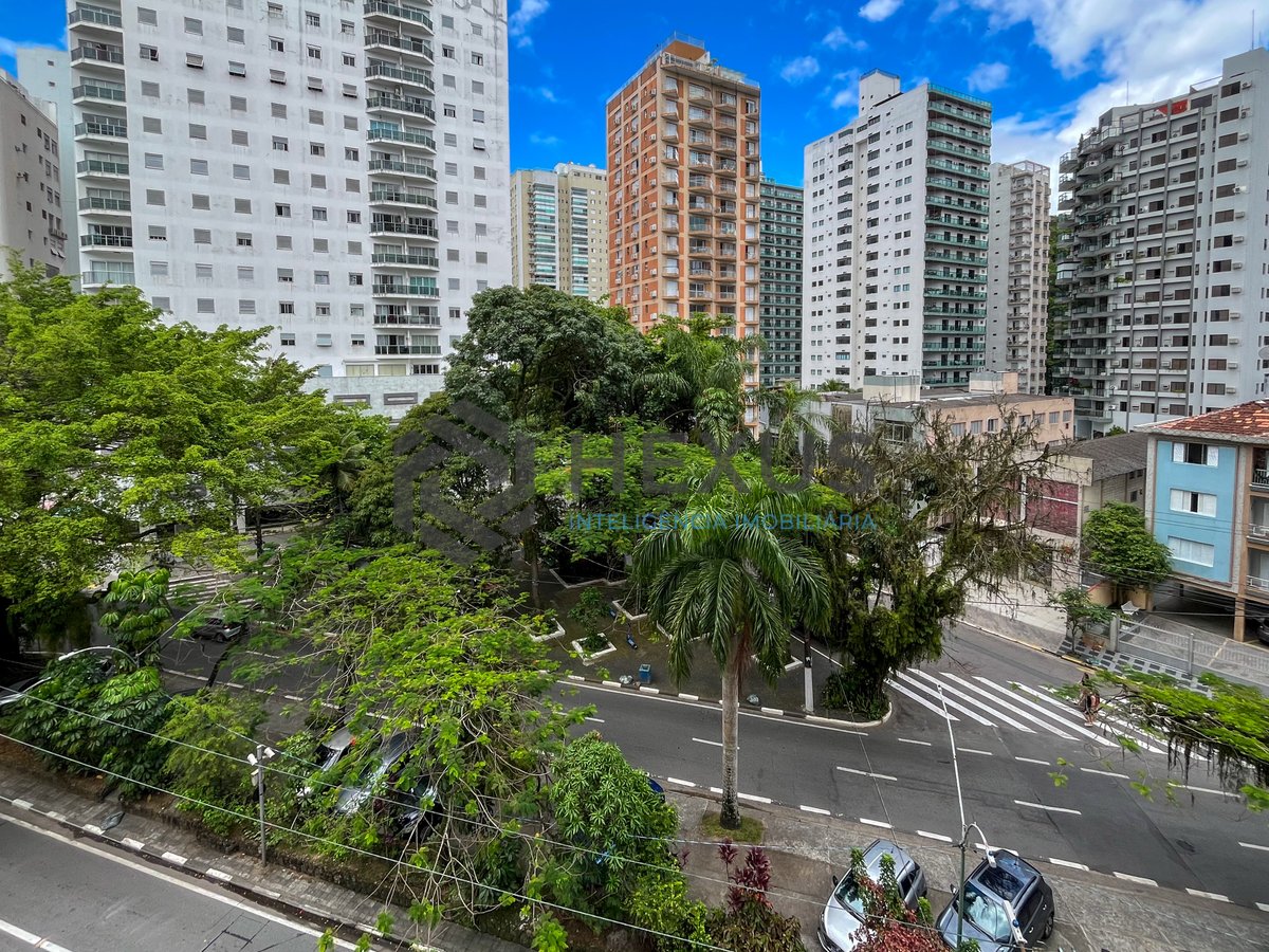 Foto 9 de Apartamento com varanda a duas quadras da Praia das Pitangueiras, Guaruja