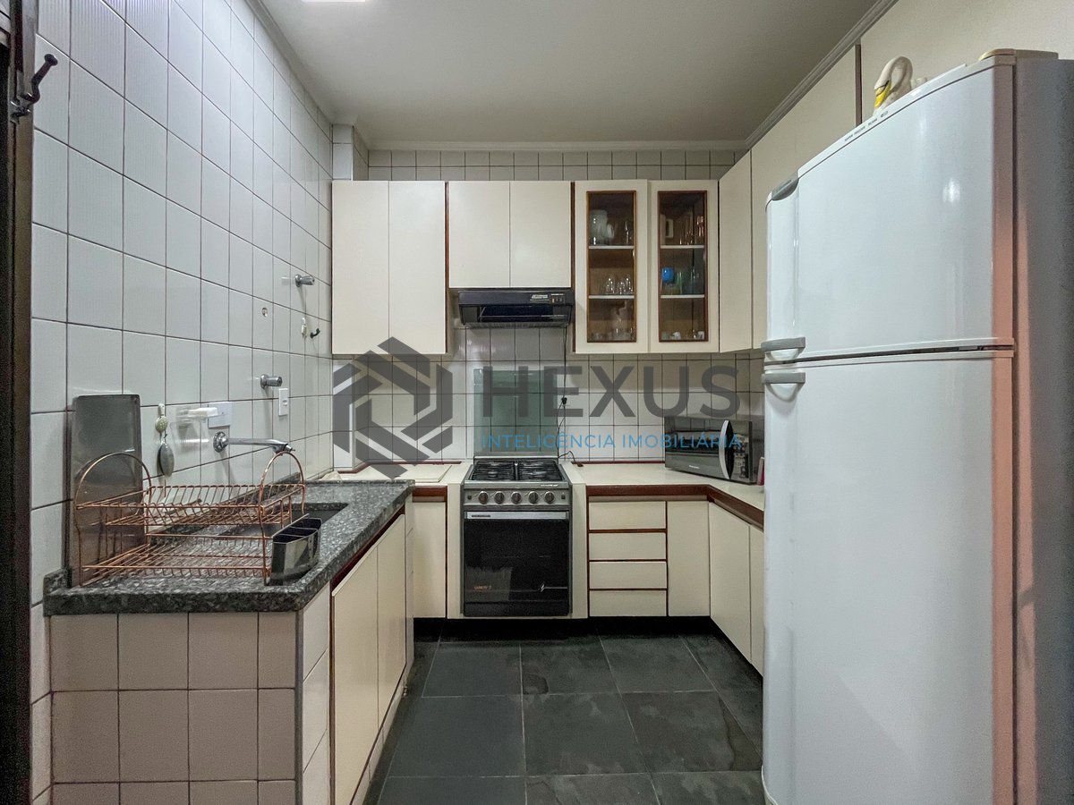 Foto 16 de Apartamento com varanda e lazer na Praia das Asturias, Guaruja