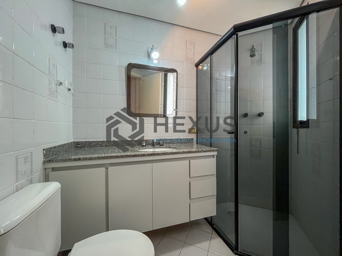 Foto 15 de Apartamento com varanda a 2 quadras da Praia da Pitangueiras, Guaruja