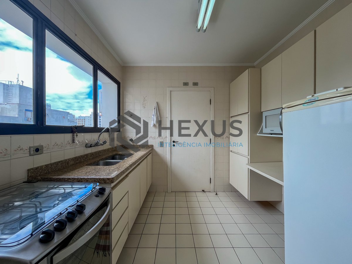 Foto 25 de Apartamento com varanda a 2 quadras da Praia da Pitangueiras, Guaruja