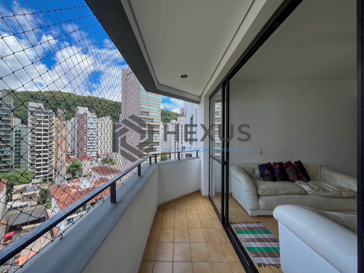 Foto 10 de Apartamento com varanda a 2 quadras da Praia da Pitangueiras, Guaruja
