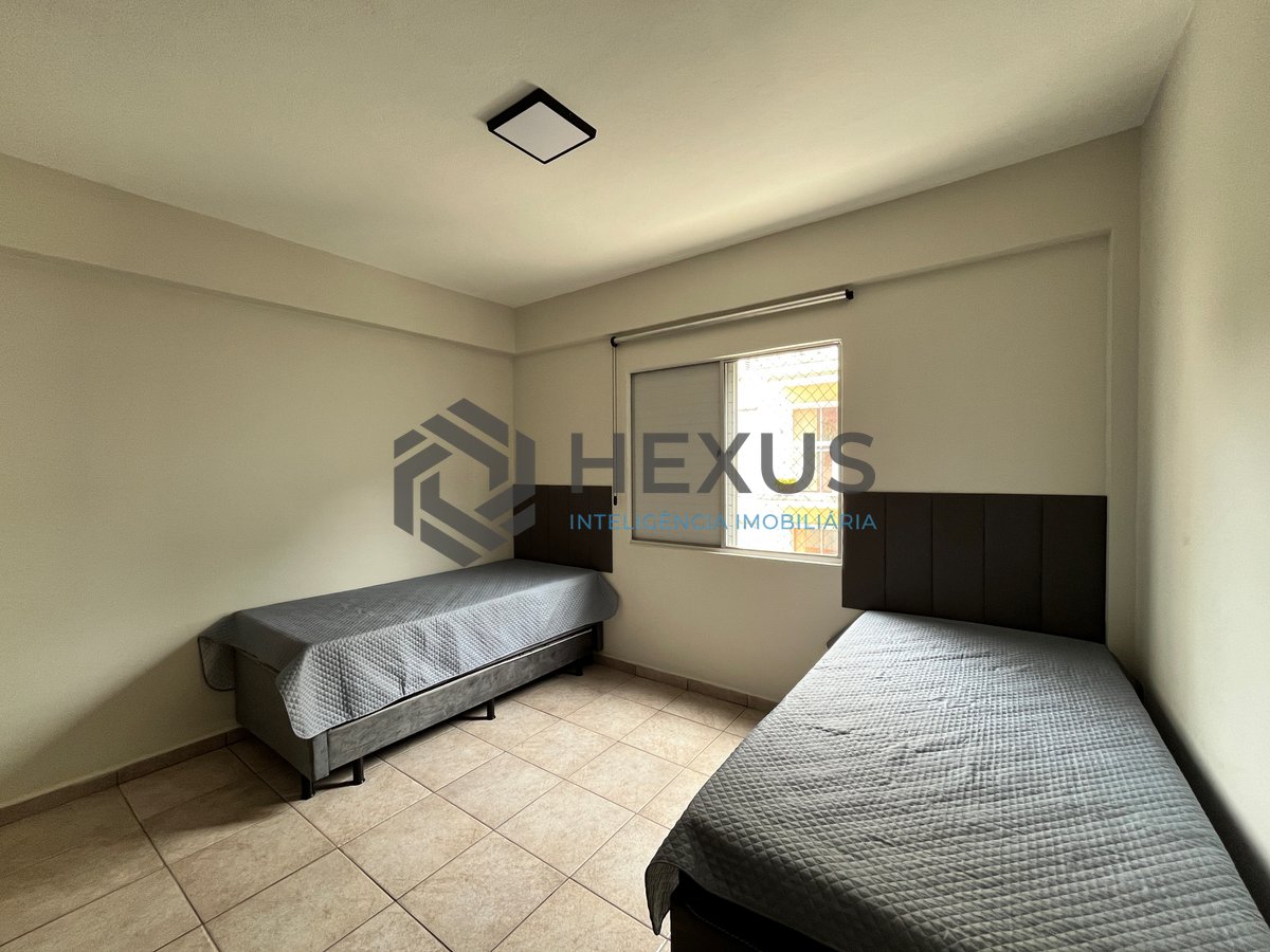 Foto 16 de Apartamento reformado com varanda na Praia da Enseada à venda, Guarujá-SP.