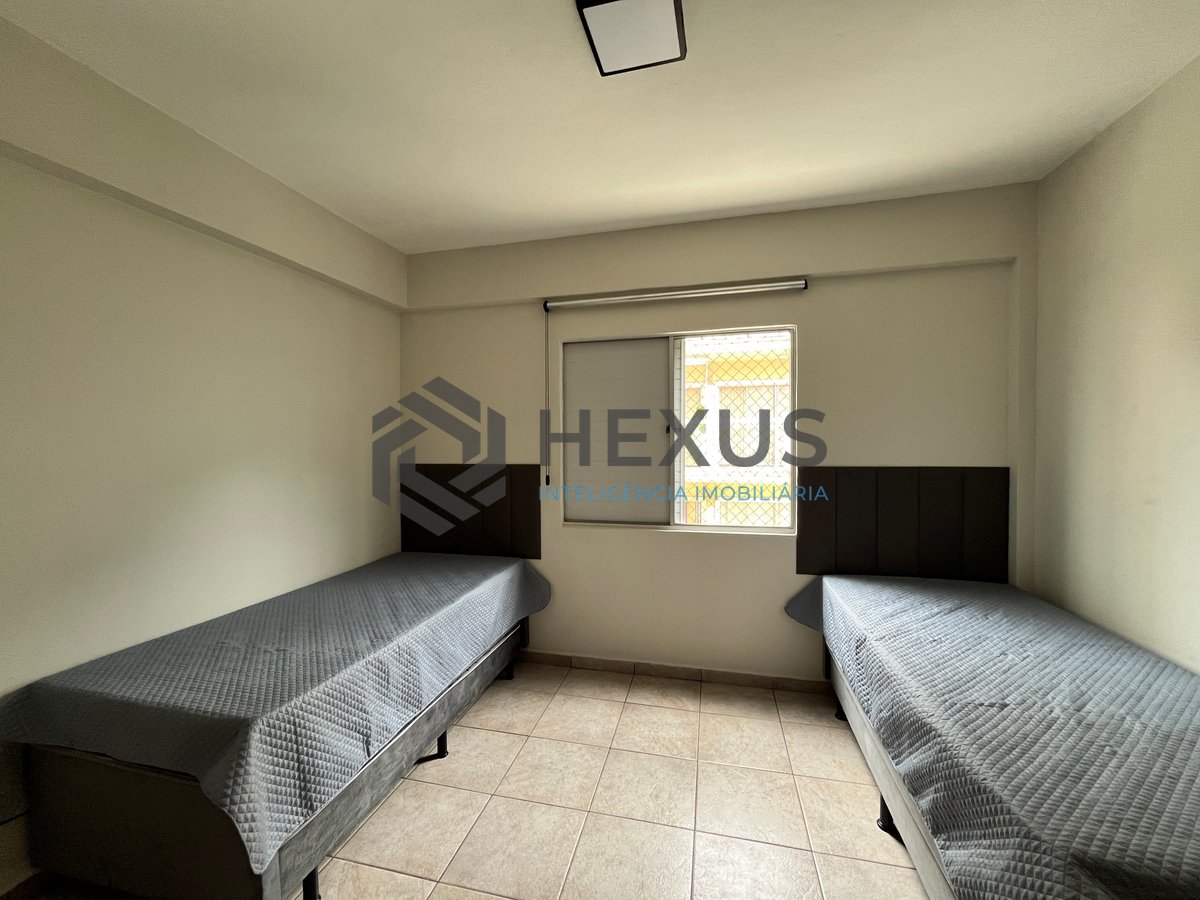 Foto 17 de Apartamento reformado com varanda na Praia da Enseada à venda, Guarujá-SP.
