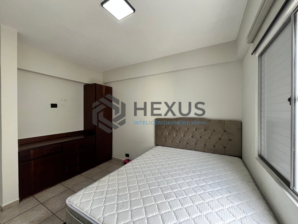 Foto 10 de Apartamento reformado com varanda na Praia da Enseada à venda, Guarujá-SP.